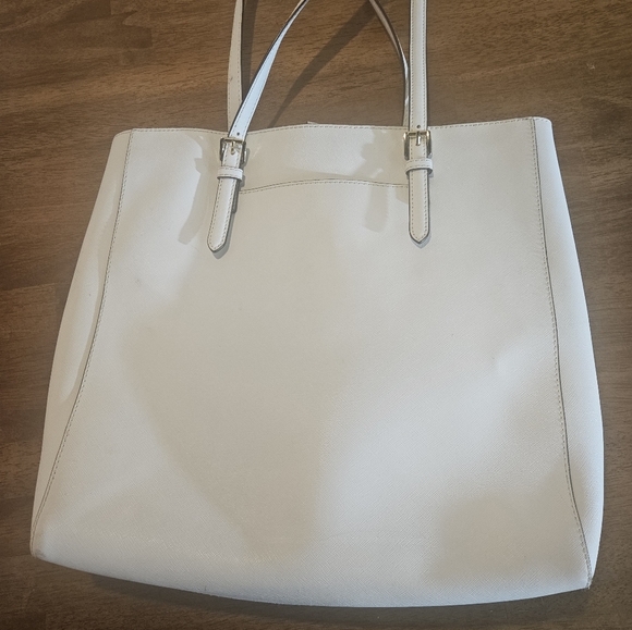 Michael Kors White Jet Set Tote - Picture 5 of 8